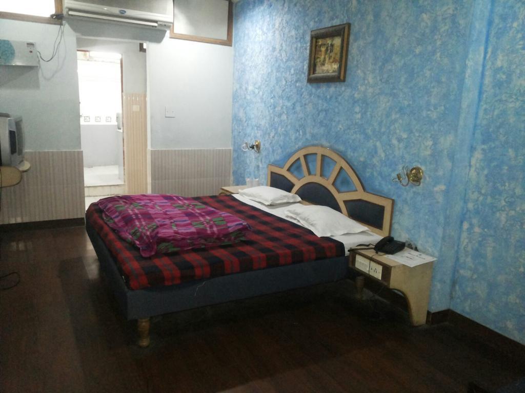 Hotel Saurab Dehradun Exterior foto